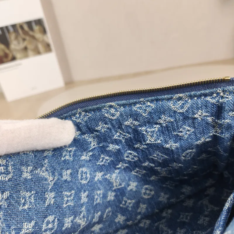 Louis Vuitton Shoulder Bag Pochette Accessoires Two Straps Blue · One Size 22 × 4 × 13 cm — detail view 8 of 10