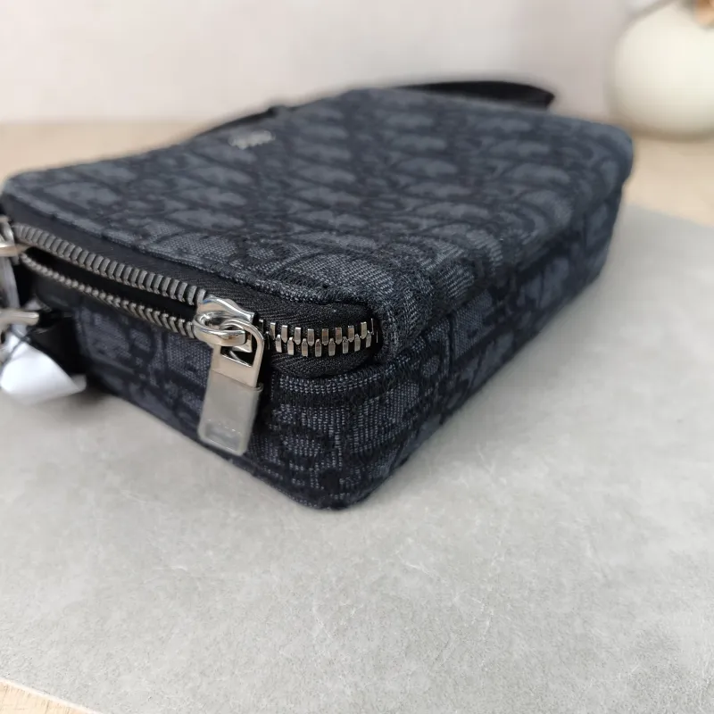 DIOR Shoulder Bag oblique Shoulder Bag Black Monogram Canvas 17 × 5 × 12 cm — detail view 8 of 10