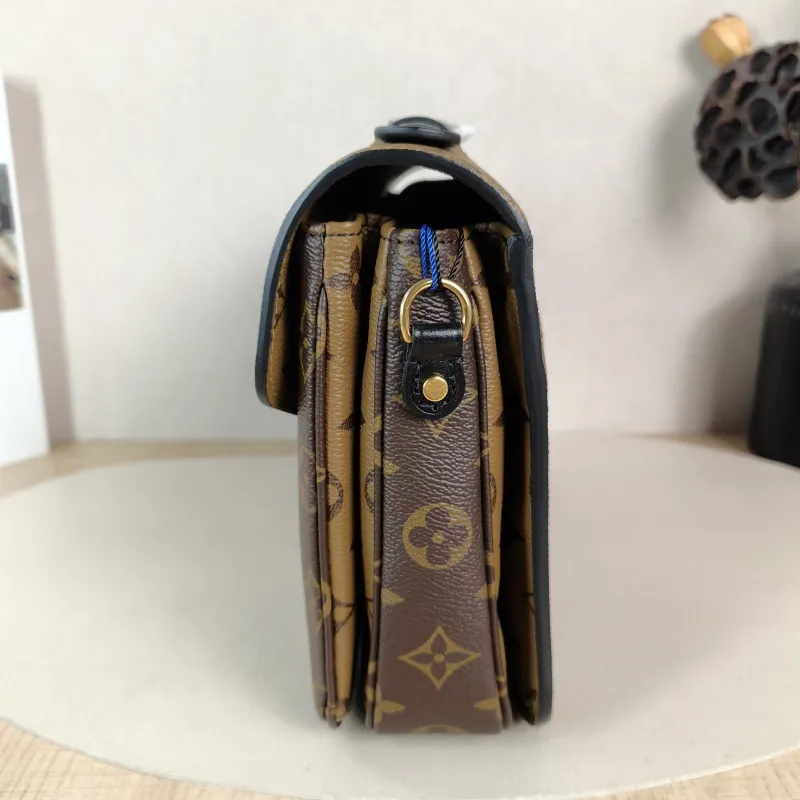 Louis Vuitton Crossbody Bag Pochette Métis Monogram Colorblock PVC Medium 25 × 7 × 19 cm — detail view 5 of 12