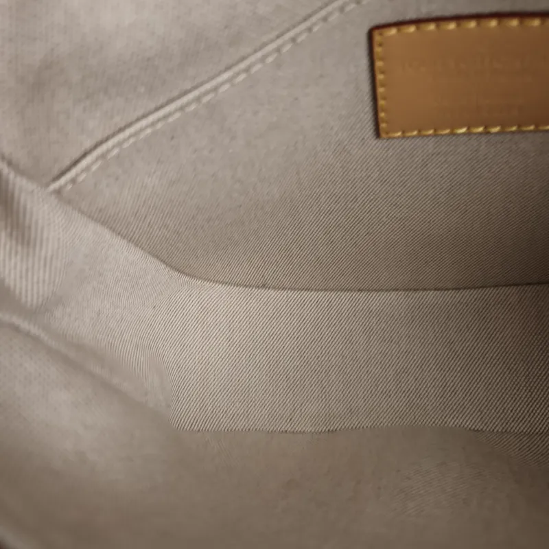 Louis Vuitton Crossbody Bag MONTSOURIS Messenger Bag Brown PVC Small 20 × 7 × 17 cm Edition — detail view 3 of 13