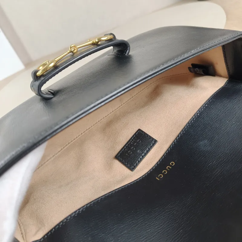 GUCCI Shoulder Bag Horsebit 1955 Horsebit Small Black · Shoulder Strap CC alfskin Small 24 × 5.5 × 13 cm — detail view 9 of 13