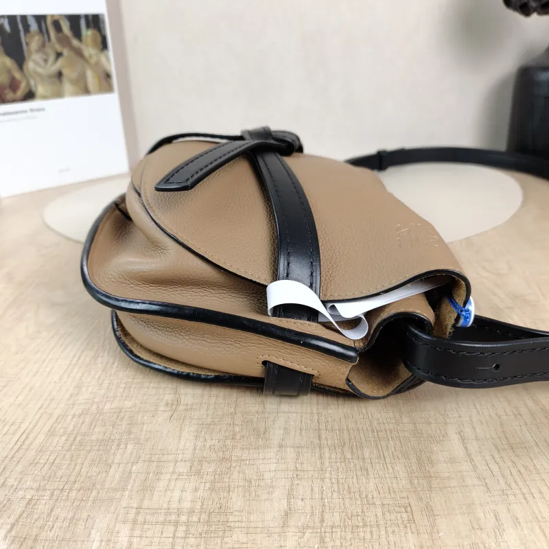 LOEWE Crossbody Bag Gate Brown Black Calfskin Medium25 × 11.5 × 19 cm — detail view 4 of 13