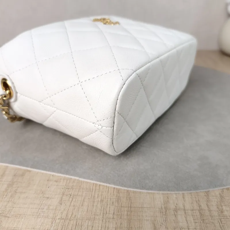Chanel Crossbody Bag Crossbody Bag White Gold-Tone Hardware Grained Calfskin One Size 21.5 × 7.5 × 19 cm — detail view 11 of 13