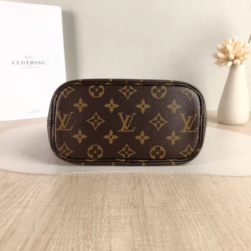 Louis Vuitton Crossbody Bag NEVERFULL INSIDE OUT BB Black PVC · Calfskin BB 26.5 × 11 × 16.5 cm — cover view 5 of 5
