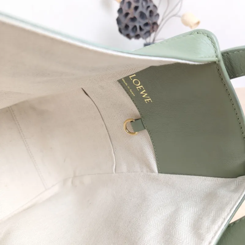 LOEWE Crossbody Bag Hammock Green Canvas Medium29 × 14 × 32 cm — detail view 2 of 10