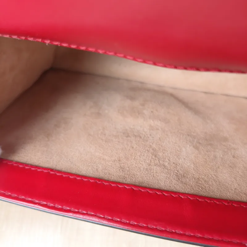 GUCCI Crossbody Bag Sylvie Edition Red Calfskinmini20 × 8 × 14 cm — detail view 4 of 12