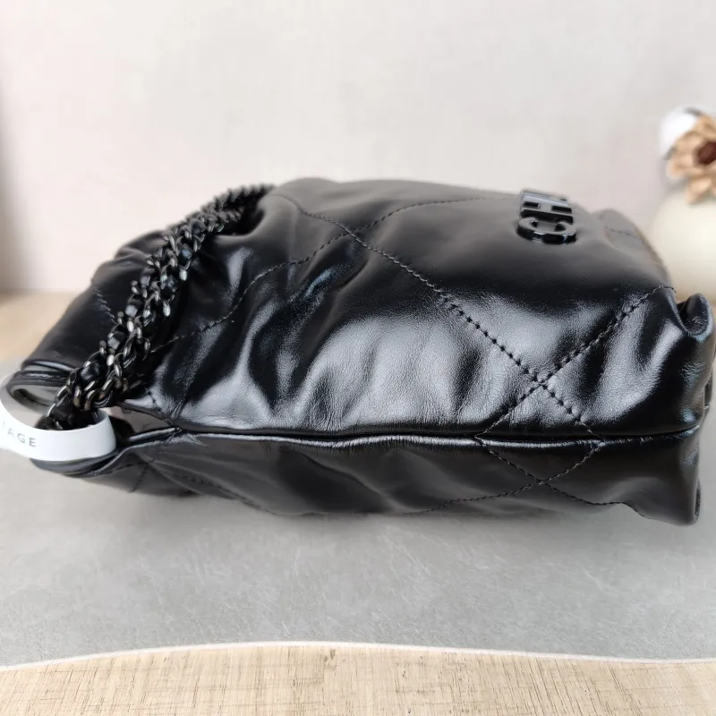 Chanel Shoulder Bag 22Bag Black CC alfskin Mini 20 × 6 × 19 cm — detail view 6 of 9