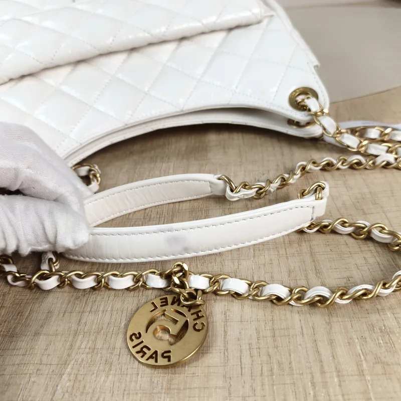 Chanel Crossbody Bag HOBO White Waxed Leather Medium 23 × 8 × 21 cm — detail view 5 of 10