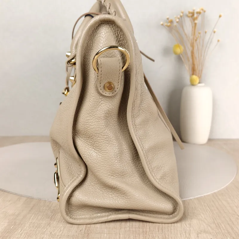 BALENCIAGA Shoulder Bag Classic City Calfskin Medium 37 × 15 × 23.5 cm — detail view 9 of 11