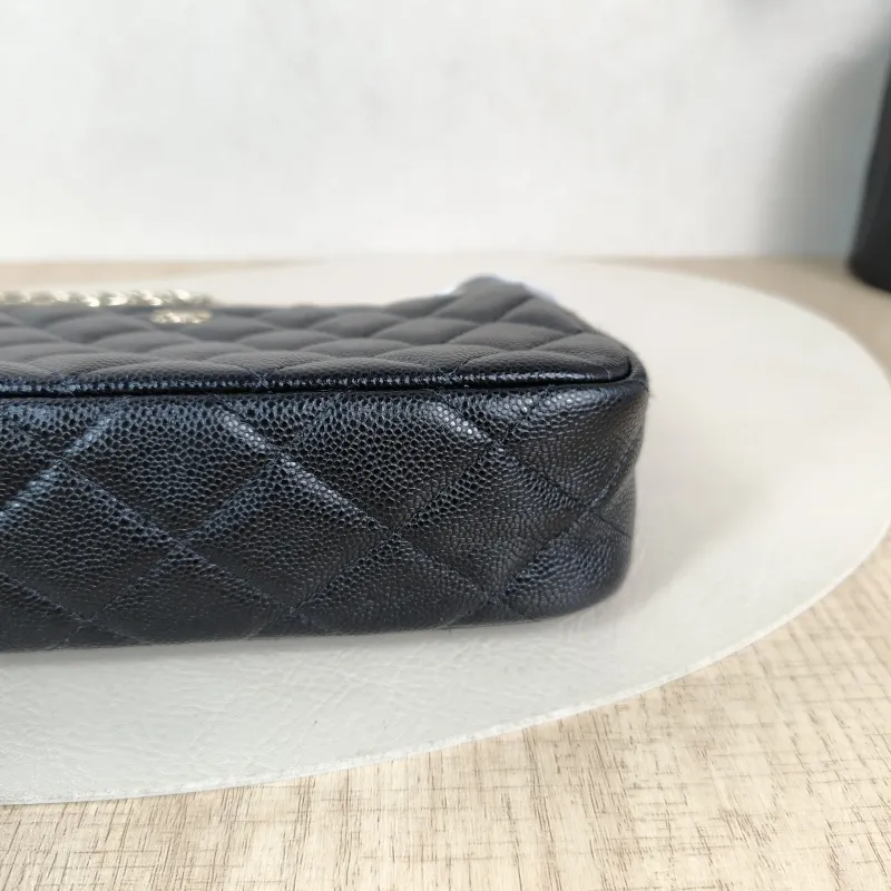 Chanel Crossbody Bag Black Grained Calfskin One Size 21 × 5.5 × 12 cm — detail view 5 of 11