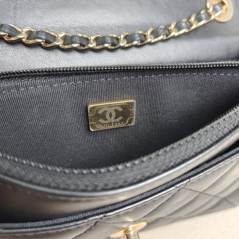 Chanel Crossbody Bagtrendy cc woc Black Lambskinmini19.2 × 3.5 × 12.3 cm — detail view 11 of 12