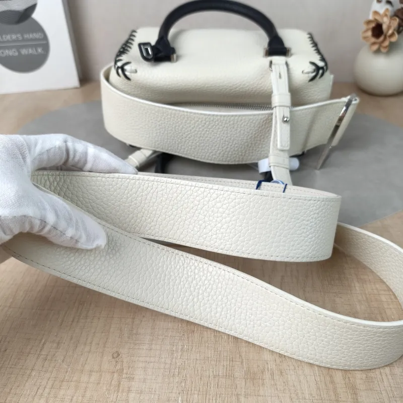 DELVAUX Top Handle Bag Cool Box Box Shoulder Bag Calfskinmini21 × 11 × 13 cm — detail view 9 of 12