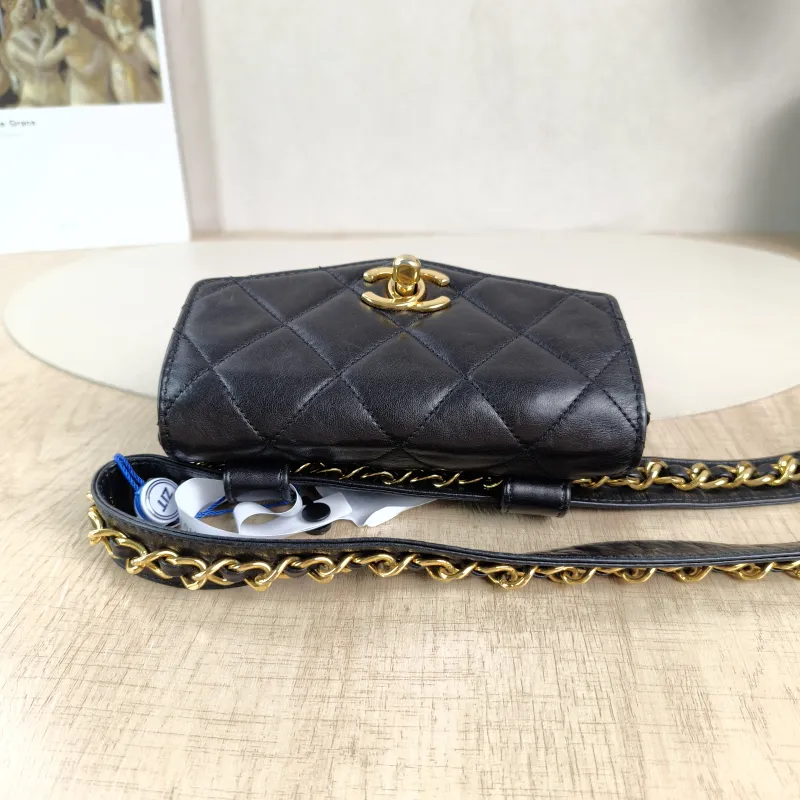 Chanel Belt Bag Belt Bag Black Calfskin One Size15 × 3 × 12 cm — detail view 5 of 12