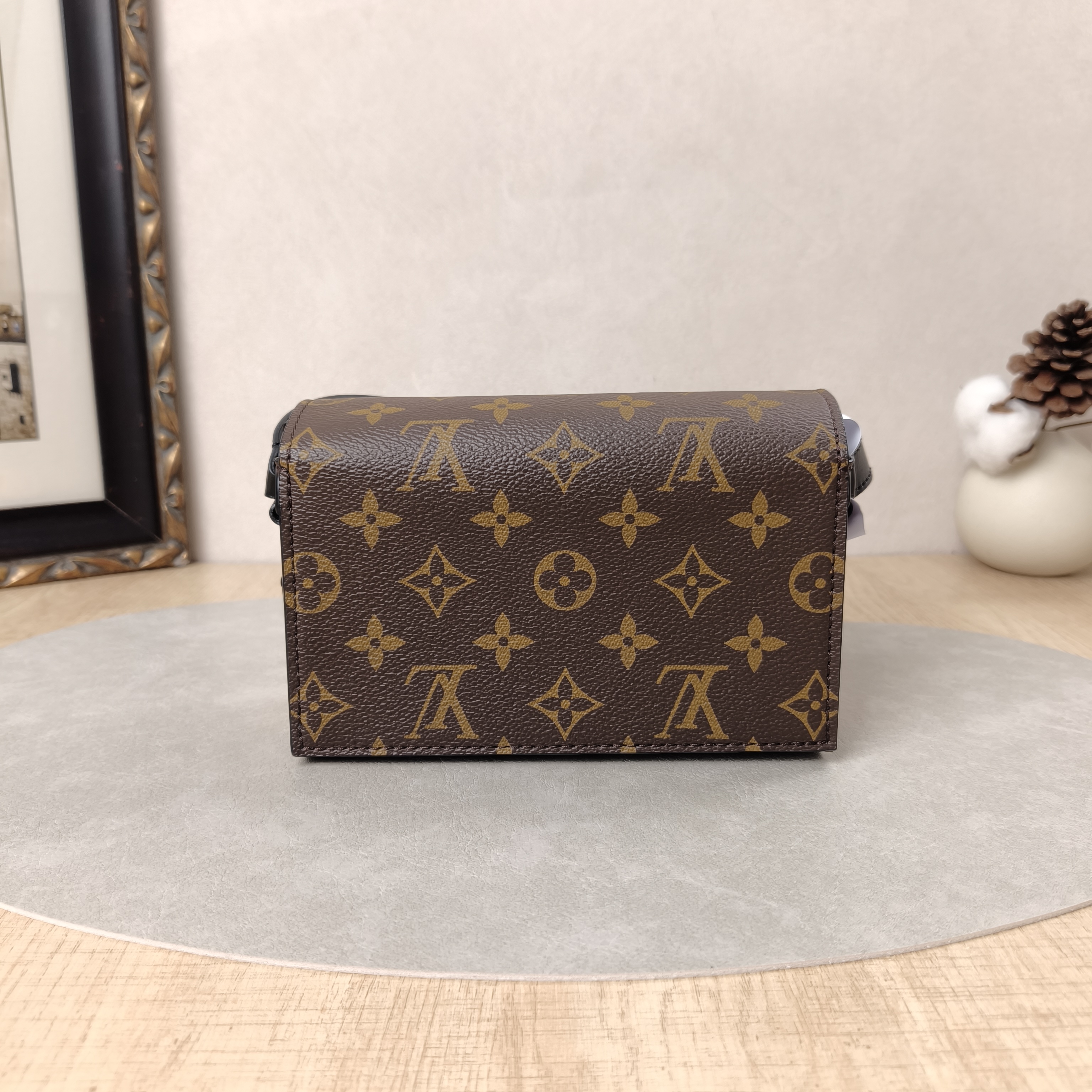 Louis Vuitton Crossbody Bag Steamer Box Yellow · Black · Monogram PVC · Calfskinmini18 × 6.5 × 11 cm — cover view 11 of 11