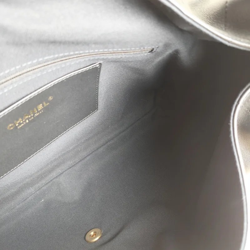 Chanel Shoulder Bag 25k hobo Black Calfskin 43 × 9 × 36 cm — detail view 4 of 12