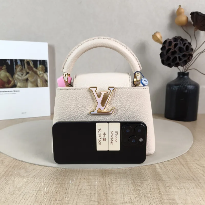 Louis Vuitton Shoulder Bag Capucines Beige Calfskin Mini 21 × 8 × 14 cm — cover view 5 of 5