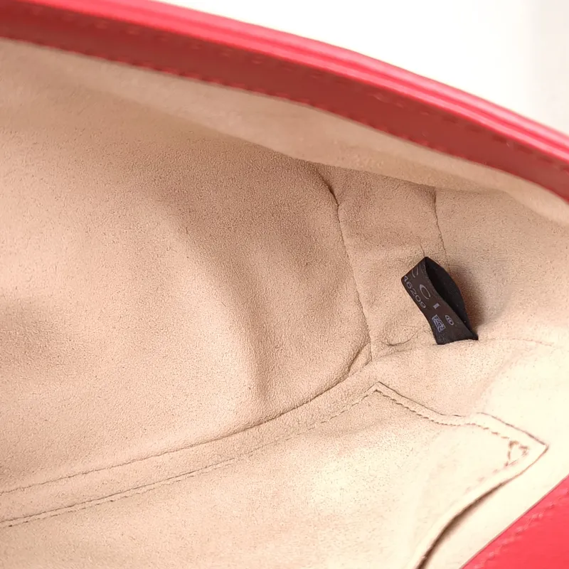 GUCCI Crossbody Bag GG Marmont Small Marmont 22 Red Calfskin Small 22 × 6 × 13 cm — detail view 11 of 12