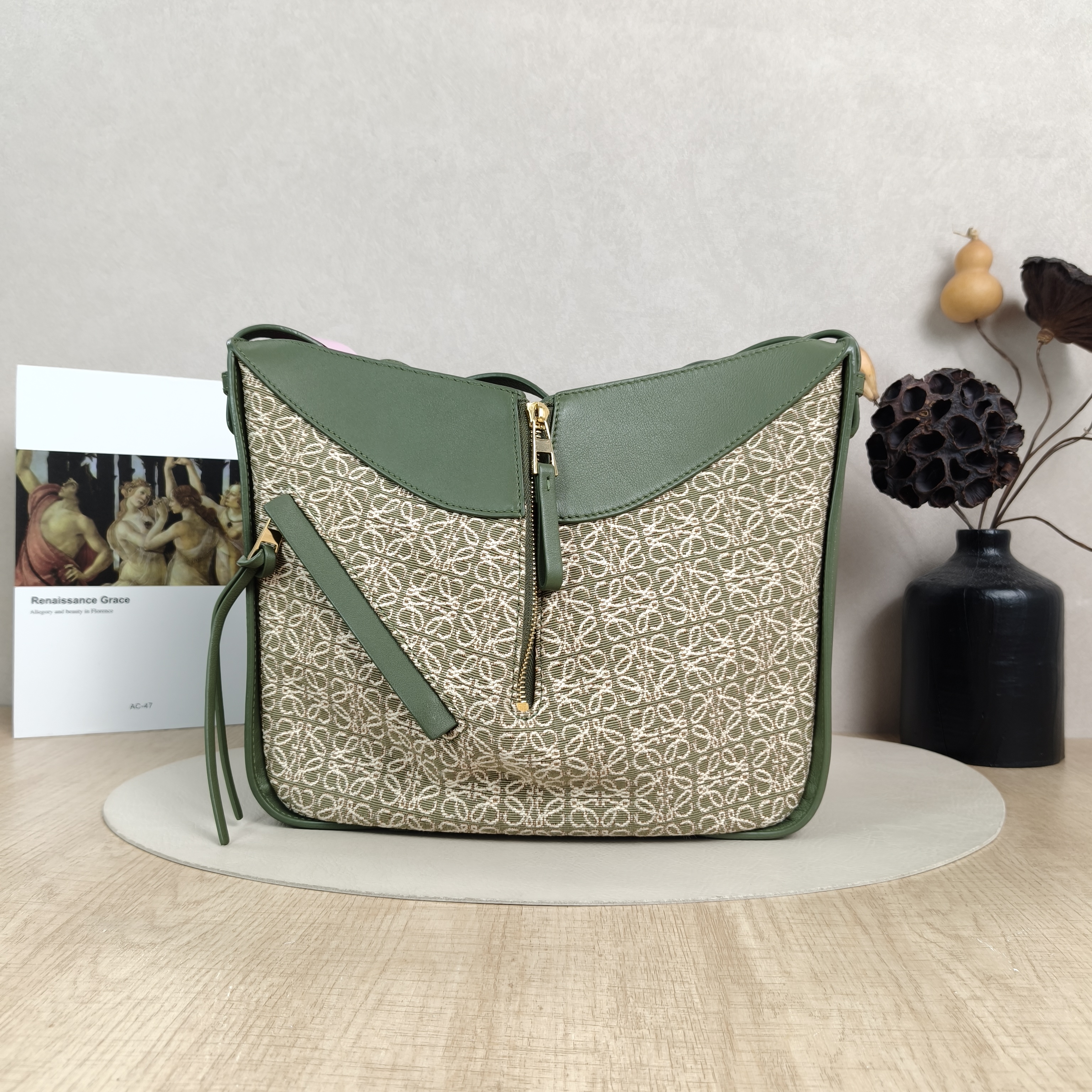 LOEWE Crossbody Bag Hammock Green Canvas Medium29 × 14 × 32 cm