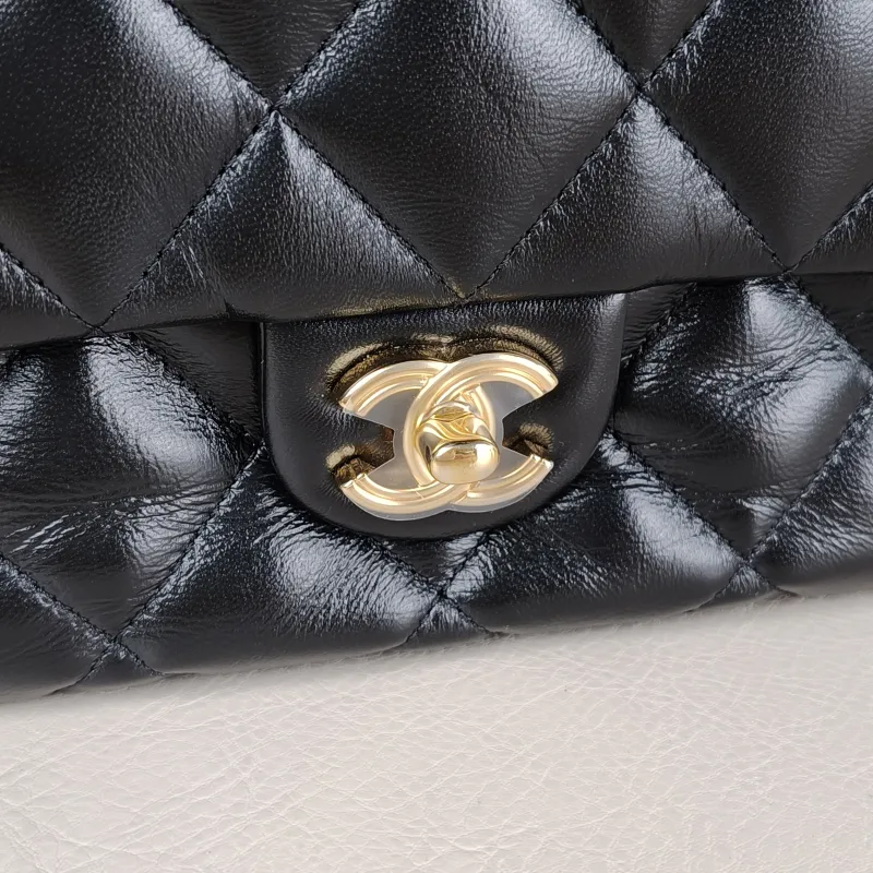 Chanel Crossbody Bag 23a Black SL ambskin Medium 25 × 10 × 16 cm — detail view 2 of 14