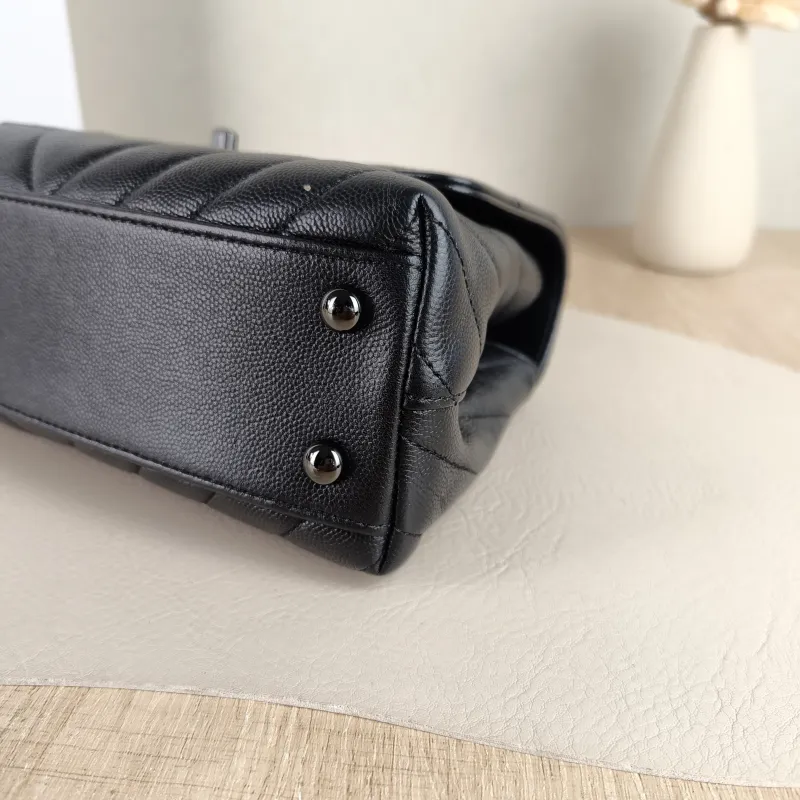 Chanel Top Handle Bag Coco Handle​ v Black Grained Calfskin Small 24 × 10 × 14 cm — detail view 6 of 11