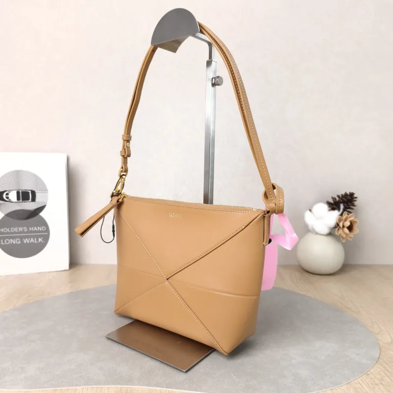 LOEWE Shoulder Bag puzzle fold Shoulder Bag Brown Calfskin One Size 23 × 6.5 × 15.5 cm — cover view 4 of 5