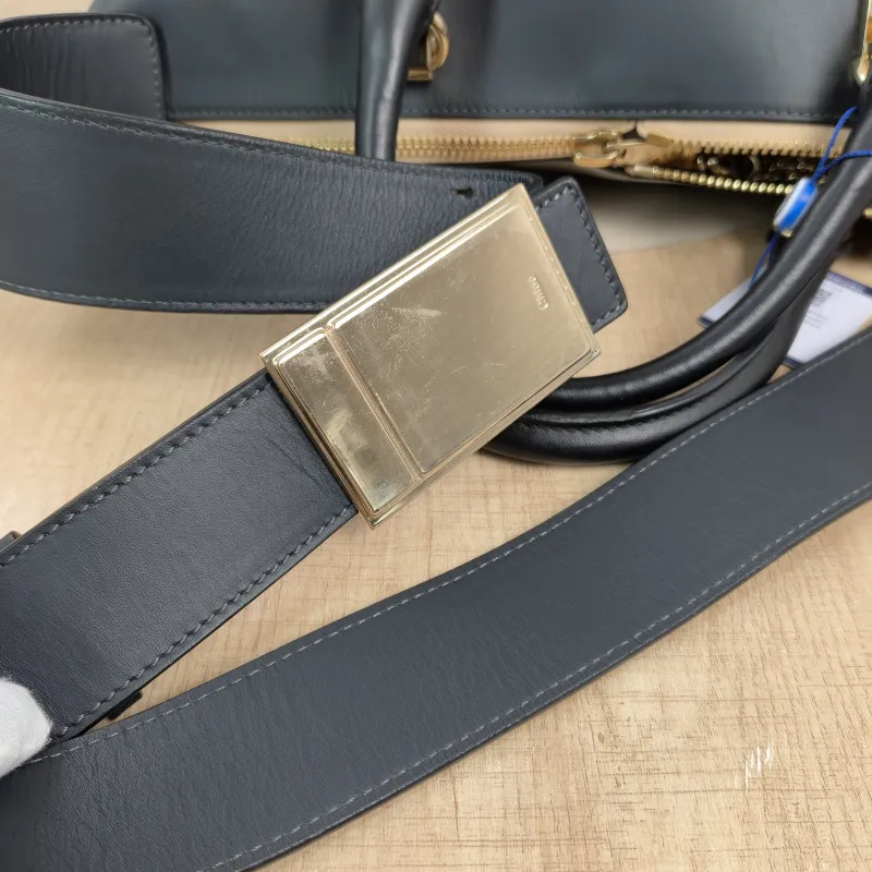 Chloé Shoulder Bag Shoulder Bag Beige Black Calfskin One Size30 × 14 × 23 cm — detail view 9 of 13