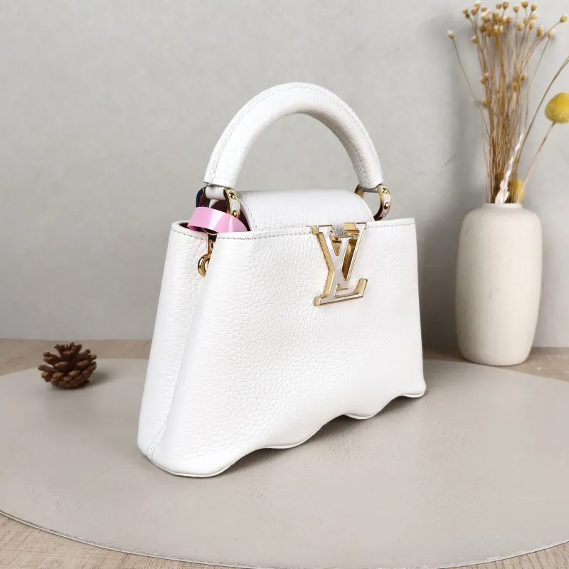 Louis Vuitton Crossbody Bag Capucines White Calfskin Mini 22 × 7.5 × 14 cm — cover view 2 of 5