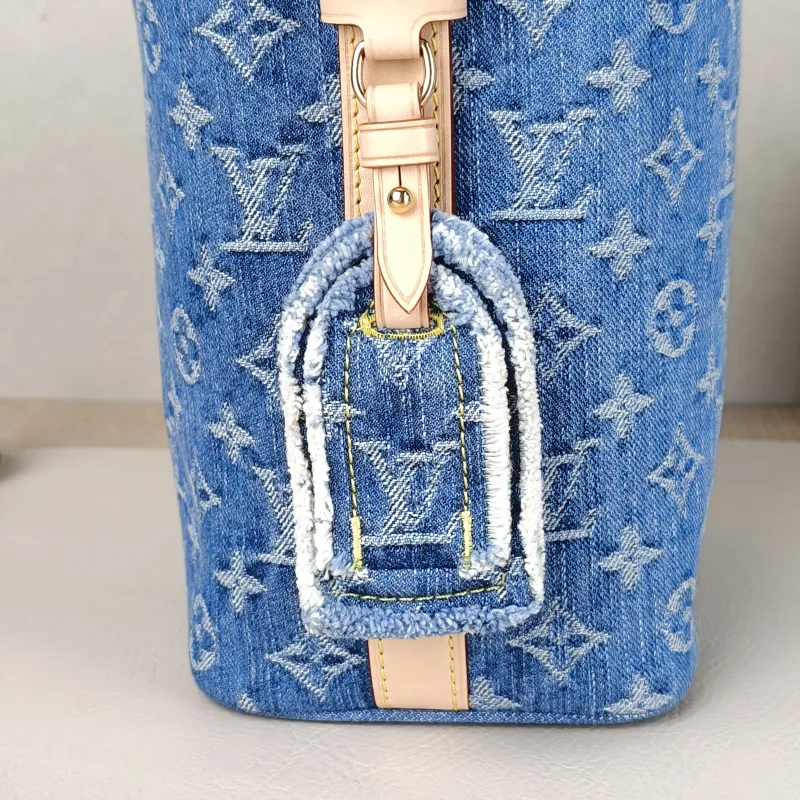 Louis Vuitton Top Handle Bag ALL IN BB Blue BB16 × 12 × 18 cm — detail view 8 of 13