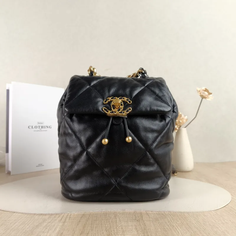 Chanel Backpack19Bag Backpack Black Lambskinmini22 × 16 × 26 cm