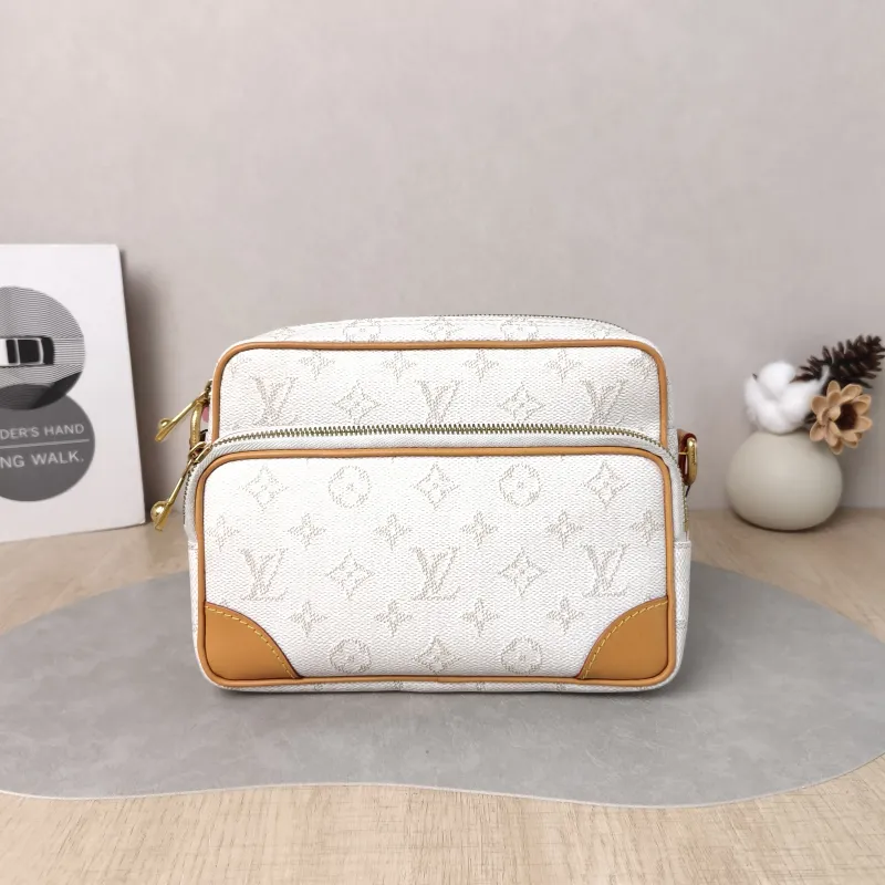 Louis Vuitton Crossbody Bag Nil Messenger Bag PVC One Size 25 × 11 × 17.5 cm