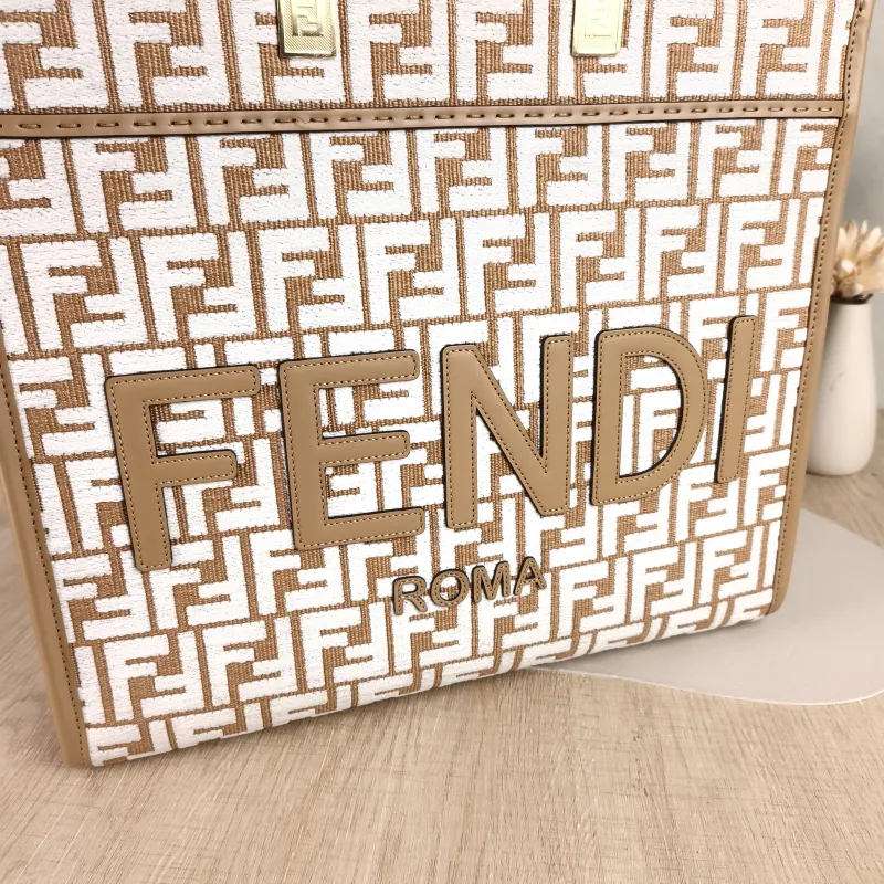 FENDI Top Handle Bag Sunshine Shopping Tote Medium 35 × 17 × 31 cm — detail view 3 of 10