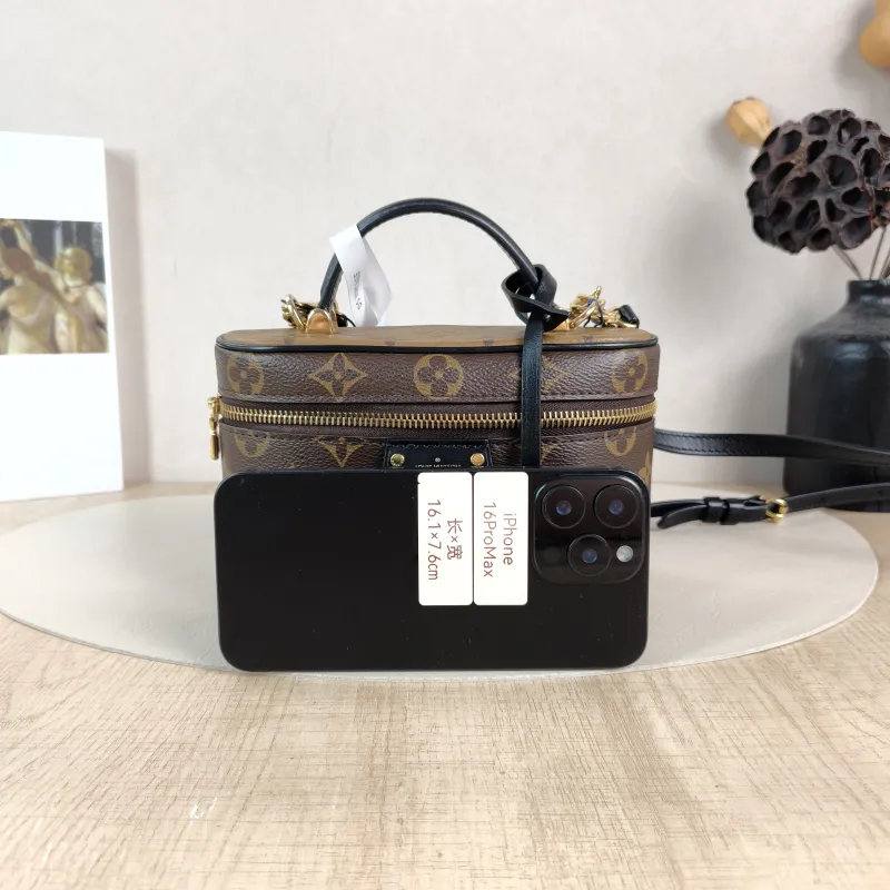 Louis Vuitton Shoulder Bag VANITY Cosmetic Bag Monogram PVC Small19 × 11 × 13 cm — cover view 4 of 6