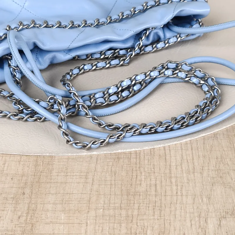 Chanel Shoulder Bag22Bag Blue CC alfskinmini20 × 6 × 19 cm — detail view 10 of 11