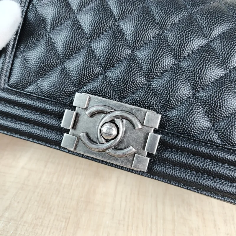 Chanel Crossbody Bag Le Boy​ Black Grained Calfskin Small 20.5 × 8.5 × 12 cm — detail view 4 of 12