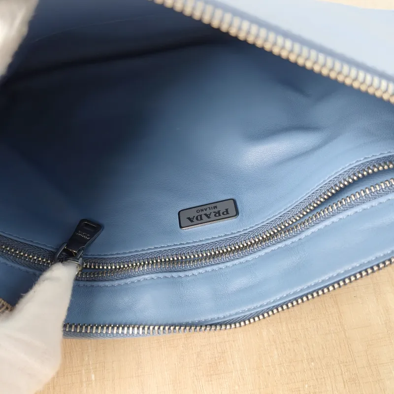PRADA Clutch Clutch Blue Calfskin 30*19 — detail view 9 of 12