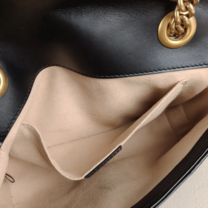 GUCCI Crossbody Bag GG Marmont Small Marmont 22 Black CC alfskin Small 22 × 6 × 13 cm — detail view 1 of 11