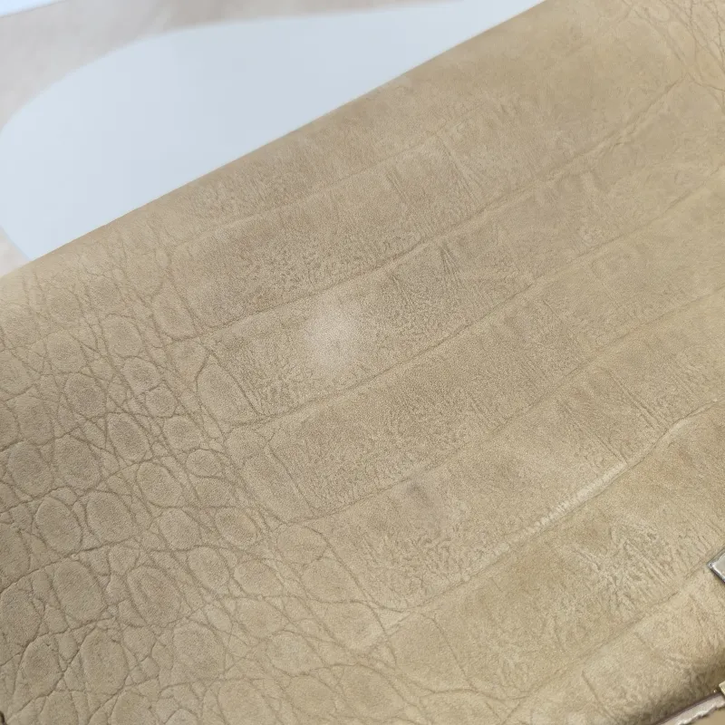 SAINT LAURENT Shoulder Bag MANHATTAN Brown Calfskin Medium29 × 7.5 × 20 cm — detail view 2 of 15