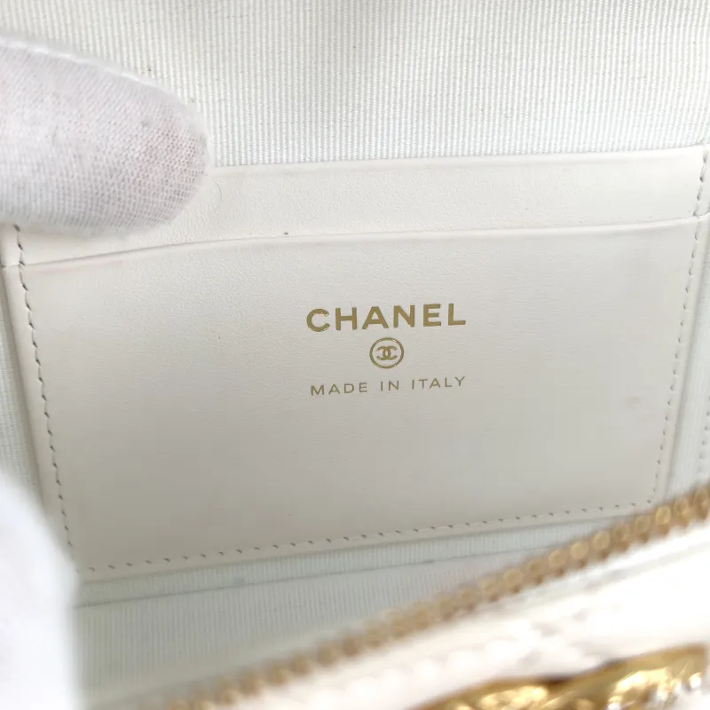 Chanel Crossbody Bag26c lp Vanity Case Bag White Calfskin One Size19.5 × 5 × 17 cm — detail view 12 of 13