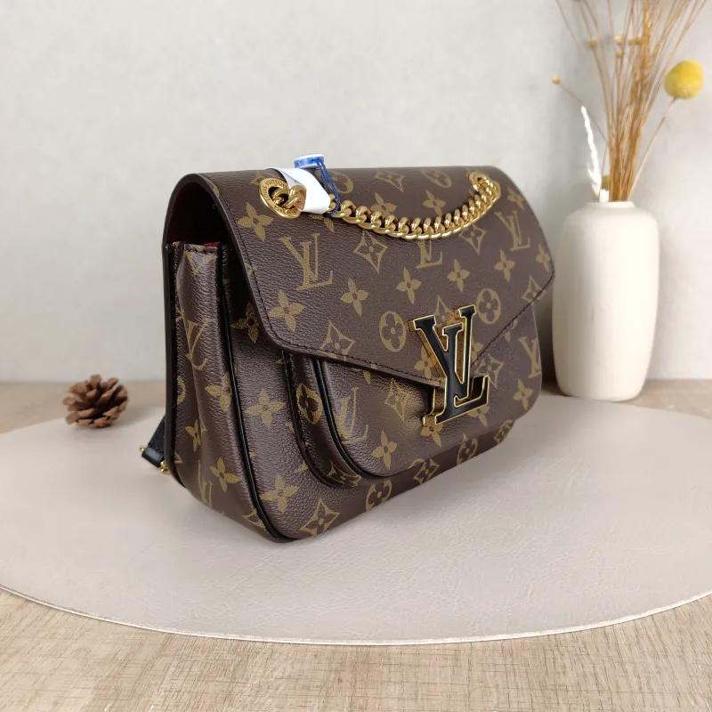 Louis Vuitton Crossbody Bag Passy Messenger Bag Monogram PVC Small23 × 9 × 17 cm — cover view 3 of 6
