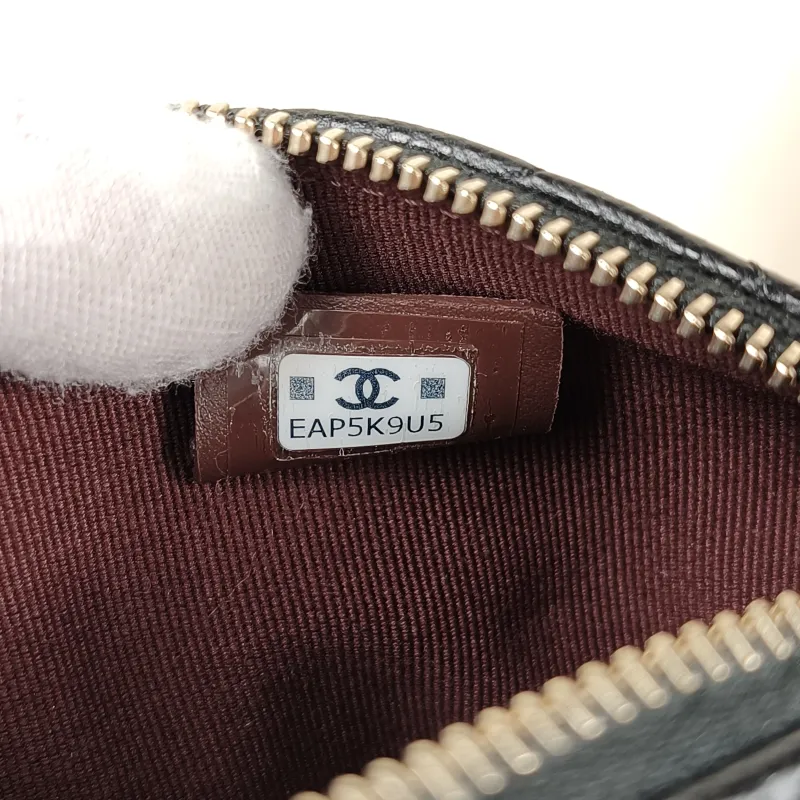 Chanel Crossbody Bag25c Vanity Case Bag Black Grained Calfskin One Size19 × 6 × 12.5 cm — detail view 13 of 14