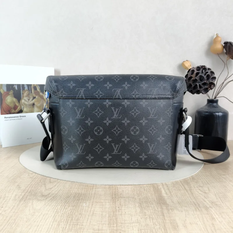Louis Vuitton Crossbody Bag Voyager Messenger Bag Monogram PVC Small33 × 11 × 22.5 cm — cover view 5 of 5