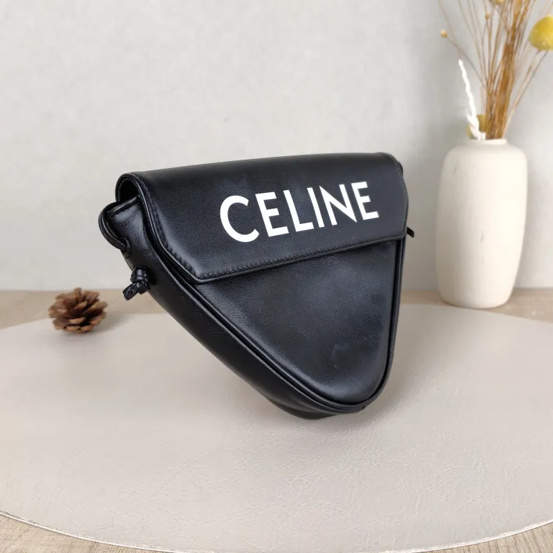 CELINE Crossbody Bag Crossbody Bag Black Calfskin 22 × 3.5 × 15 cm — cover view 3 of 5
