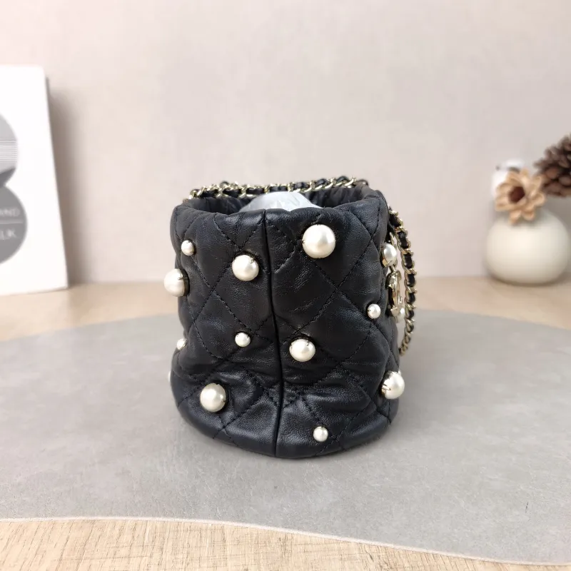 Chanel Shoulder Bag Pearl Bucket Bag Black Lambskin Mini 11.5 × 11.5 × 10.5 cm 31 — detail view 4 of 10