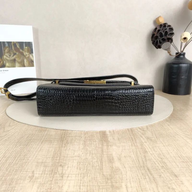 SAINT LAURENT Shoulder Bag MANHATTAN Black Calfskin Medium29 × 7.5 × 20 cm — cover view 2 of 5