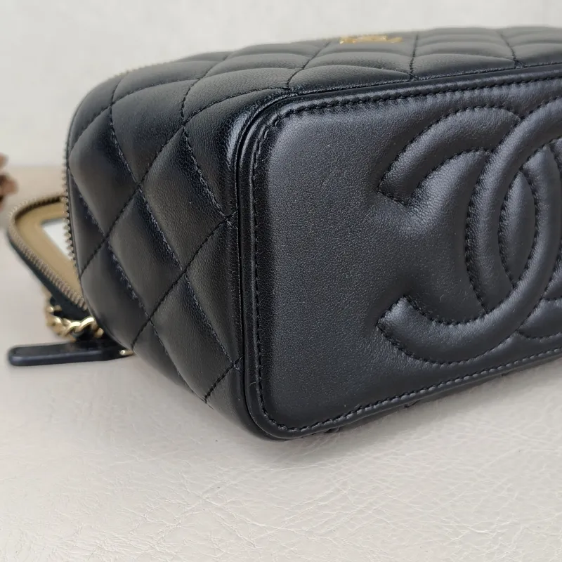 Chanel Crossbody Bag Edition Box Bag Cosmetic Bag Black Lambskin 17 × 8 × 9.5 cm — detail view 6 of 14