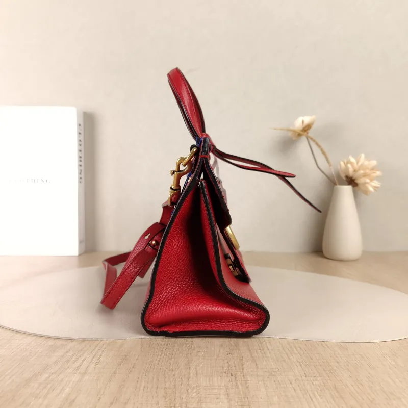 GUCCI Top Handle Bag Marmont Top Handle Bag Red Calfskin One Size26 × 11 × 18 cm — detail view 11 of 12