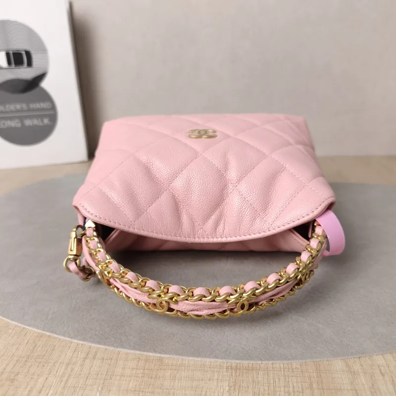 Chanel Crossbody Bag Woven Pink Grained Calfskin One Size18.5 × 7 × 14.5 cm — detail view 4 of 12
