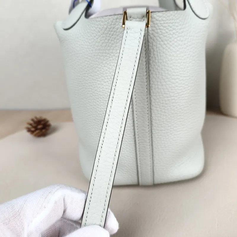 Hermès Top Handle Bag Picotin Lock 18 18 TC Calfskin Small 18 × 13 × 18 cm B — detail view 4 of 11