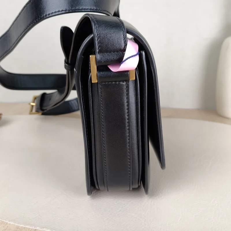 SAINT LAURENT Shoulder Bag Shoulder Bag Black Calfskin 18.6 × 6 × 16 cm — detail view 11 of 13