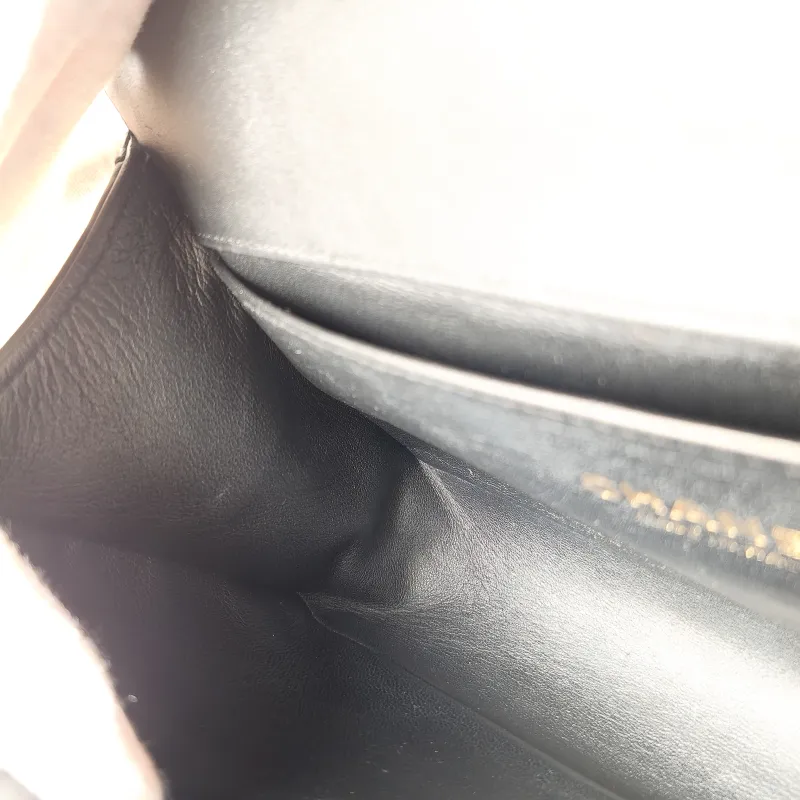 Chanel Crossbody Bag Le Boy​ Black Medium 25 × 9 × 15 cm — detail view 11 of 15
